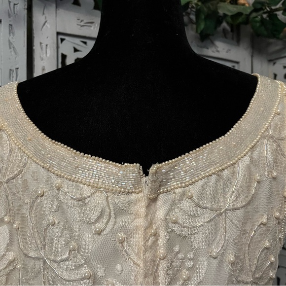💘HOST PICK💘 SCALA INCREDIBLE IVORY CLASSY FULL BEADED SLEEVELESS FORMAL DRESS - Picture 9 of 13